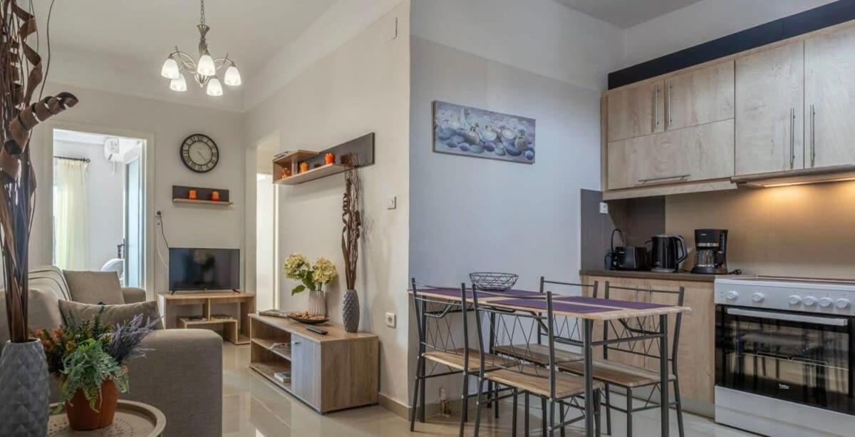 Comfy Central Square Gem With Balcony Apartment Kalamata Exterior photo