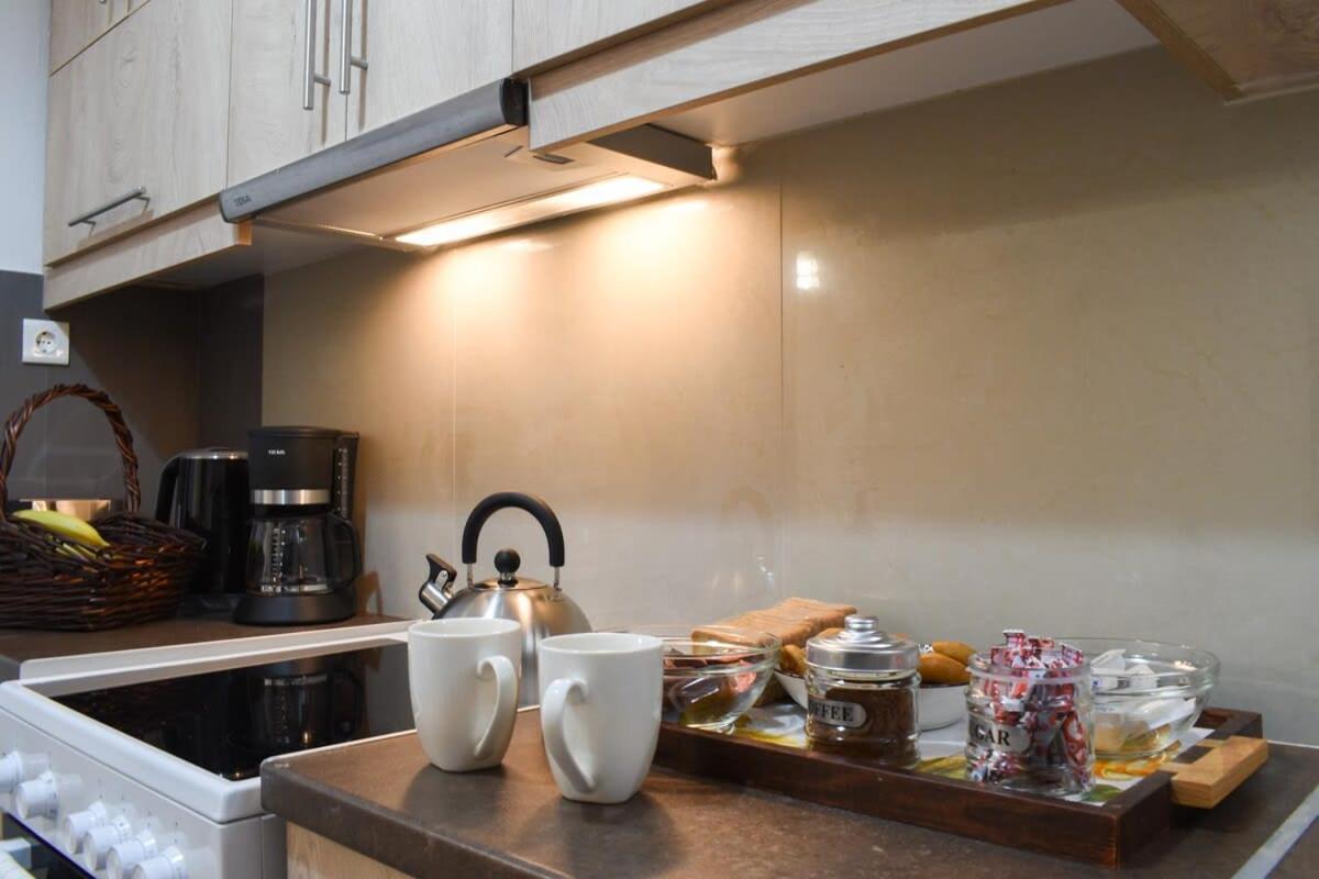 Comfy Central Square Gem With Balcony Apartment Kalamata Exterior photo